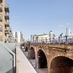Blueground Limehouse Balcony Nr Library Lon-410