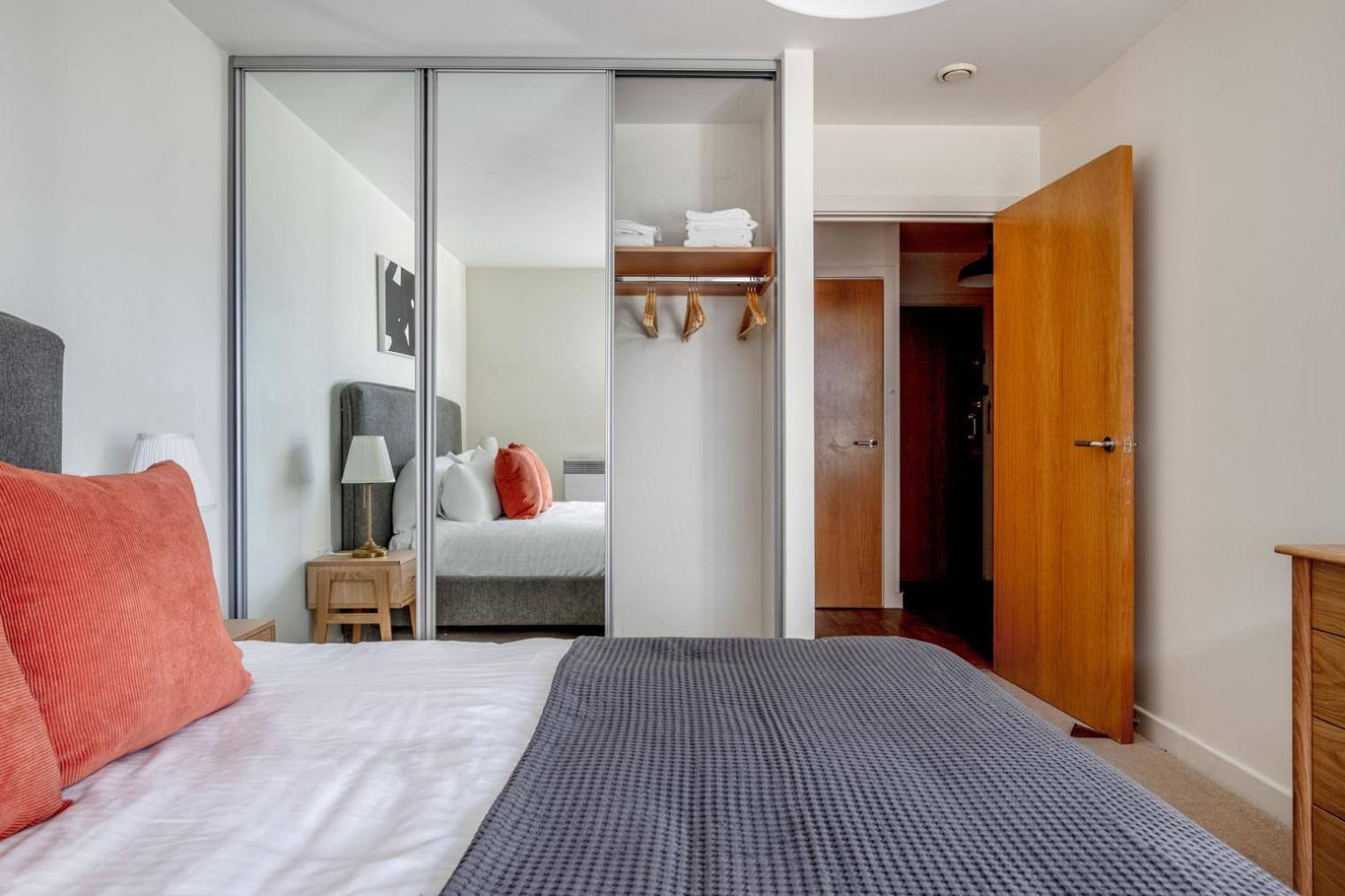 Blueground Limehouse Balcony Nr Library Lon-410 Apartment *